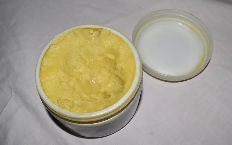 Manteca de karité y aceites para masaje